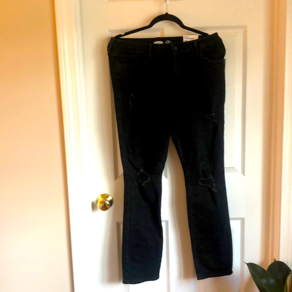 NWT Black with intentional distressing Denim Power Stretch 10